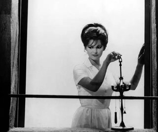 Claudia Cardinale w filmie „Osiem i pół”