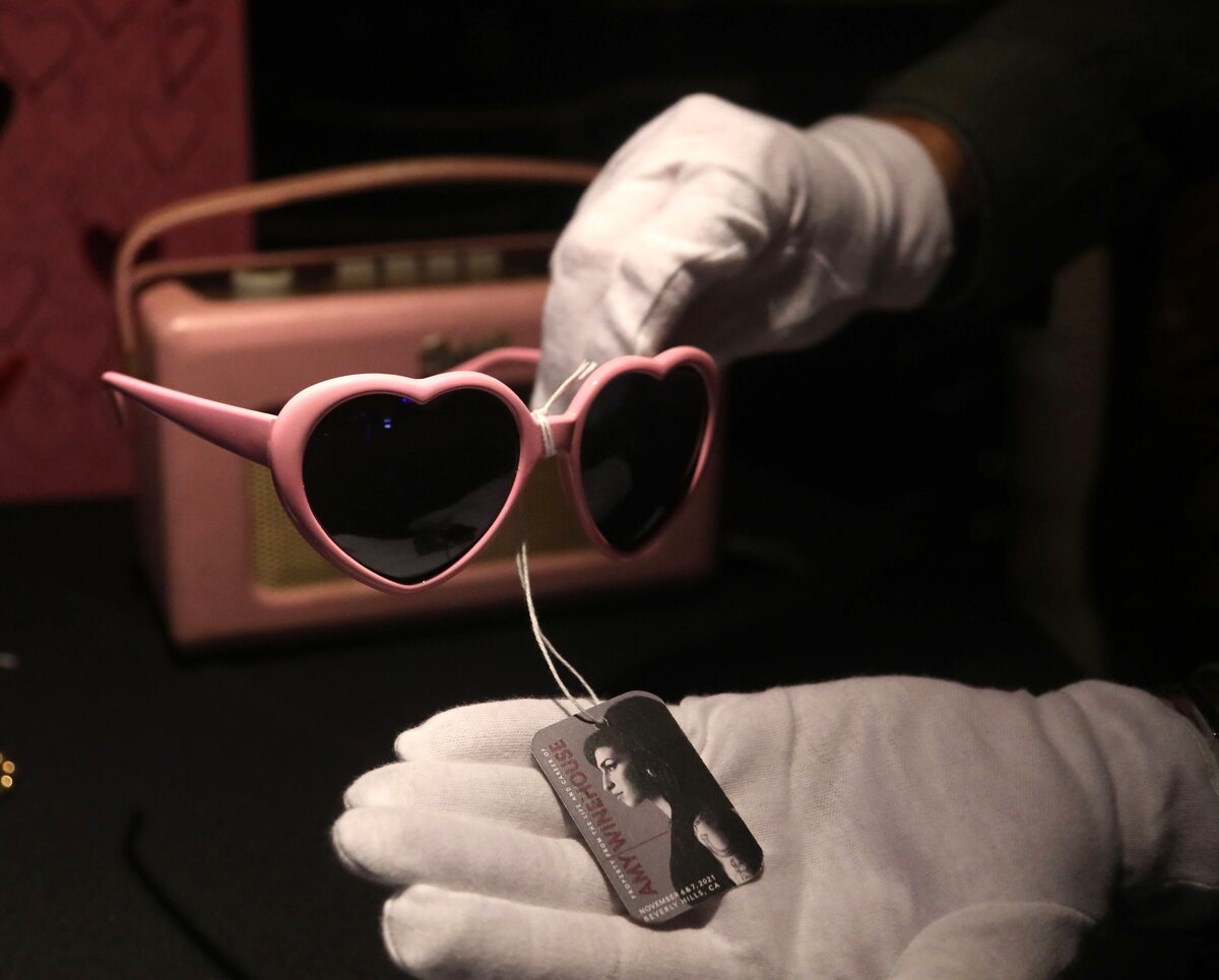 Okulary należące do Amy Winehouse 