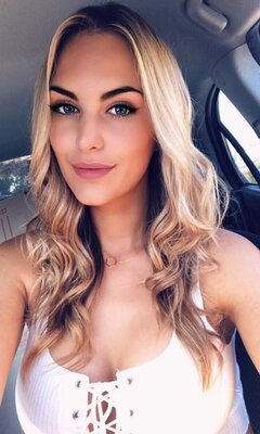 Miniatura: Monique Marina Agostino. Instagramerka,...