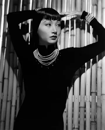 Anna May Wong w filmie „Dangerous to Know” (1938) 