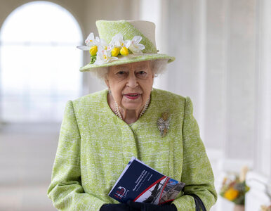 Miniatura: Królowa Elżbieta II z koronawirusem. Są...