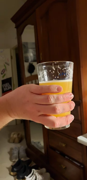 "Jaki jest najgorszy sposób trzymania drinka" 