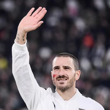 Piłkarze wspierają akcję zwalczania przemocy wobec kobiet 