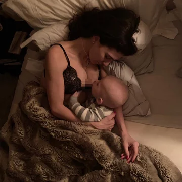 Hilaria Baldwin z rodziną 