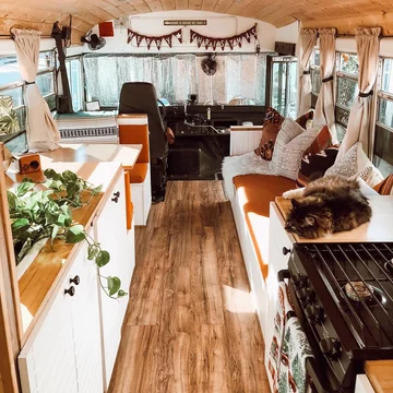 Tyler Hjorting, Lexi O’Brien i ich dom na kółkach 