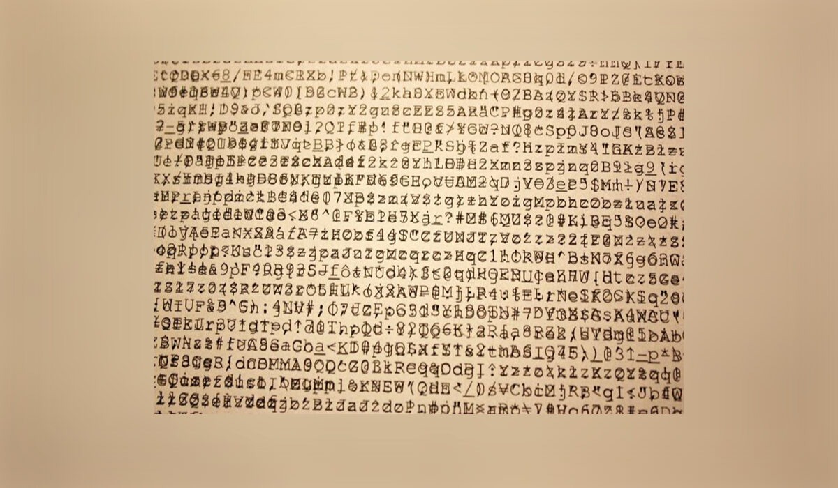 To tajemnicze pismo Jest po prostu trzykrotnie nadrukowanym na tej samej kartce tekstem pisanym alfabetem łacińskim.