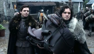 Richard Madden i Kit Harington w serialu „Gra o tron” 