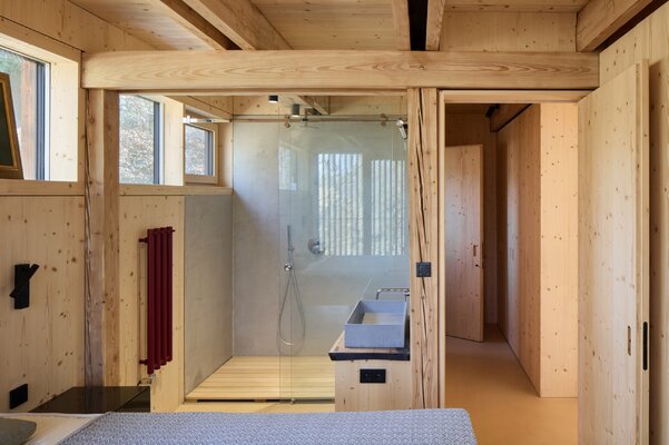 Miniatura: Medník House łączy tradycyjny dom z...