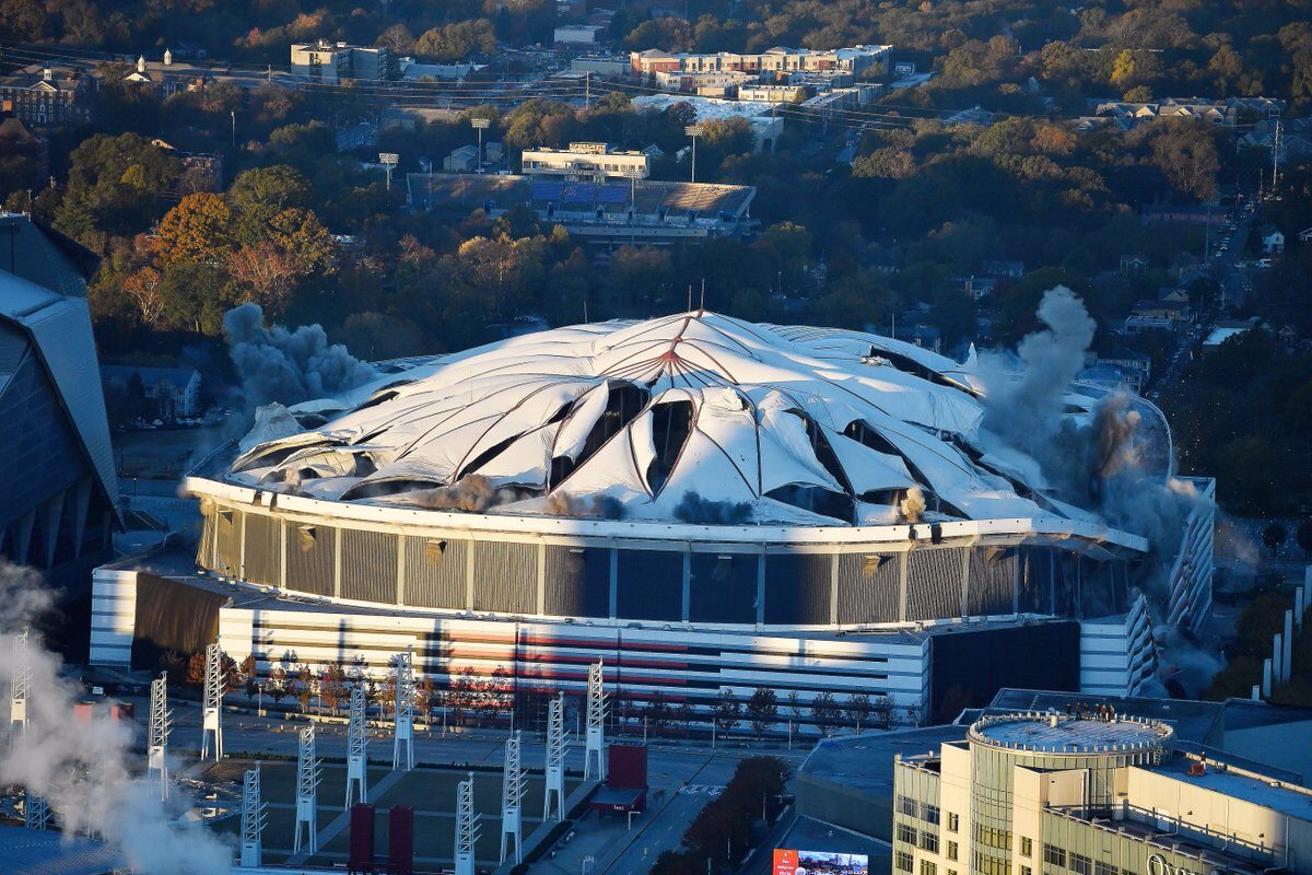 Implozja hali sportowej Georgia Dome 