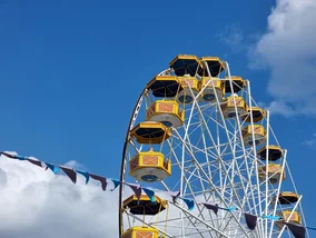 Miniatura: Kolorowy park rozrywki w uzdrowisku....