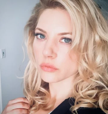 Katheryn Winnick 