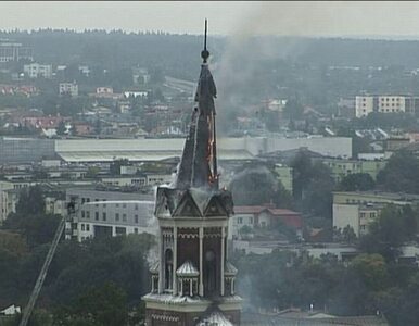 Miniatura: Spłonęła wieża kościoła. Straty - 4 mln zł