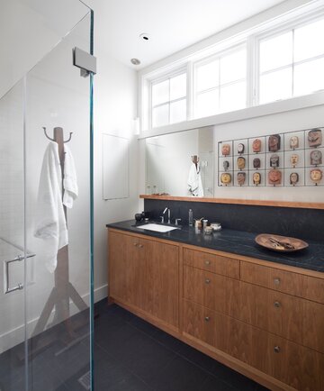 Drewniany domek &ndash; minimalistyczny i&nbsp;stylowy jednocześnie, projekt Andrew Mann Architecture