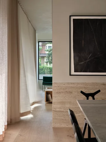 Dom z czarną kuchnią, projekt Batay-Csorba Architects 