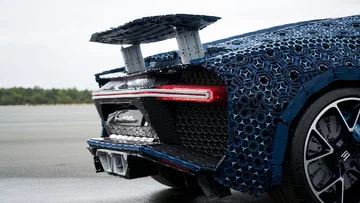 Bugatti Chiron zrobiony z klocków Lego 
