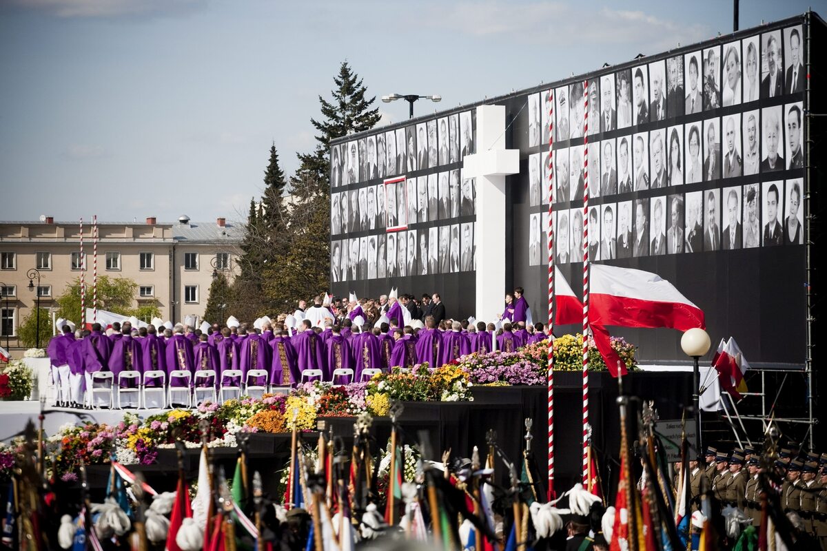Uroczystości pogrzebowe na Pl. Piłudskiego, 17 kwietnia 2010 r. 