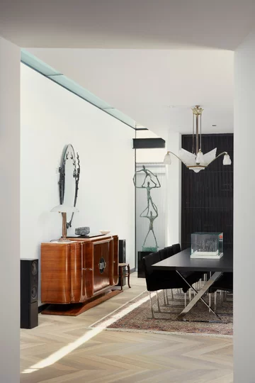 Minimalistyczne wnętrza z retro akcentami, projekt XUL Architecture downloadfor.press. xul