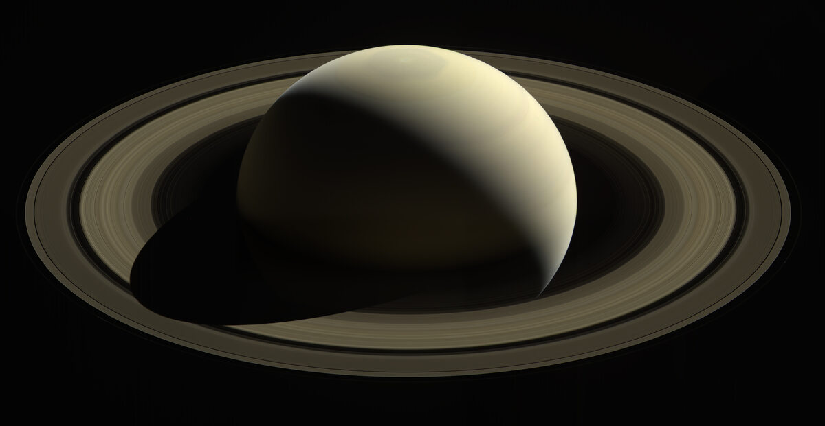 Zdjęcia wykonane przez 20 lat pracy sondy Cassini 