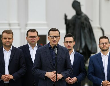Miniatura: Morawiecki wzywa do obrony Jana Pawła II....