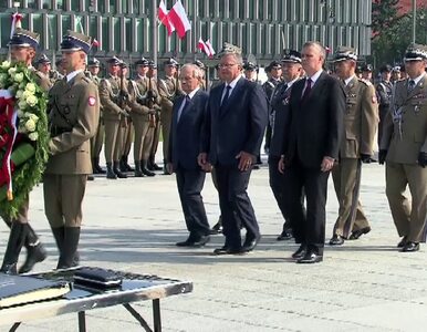 Miniatura: Komorowski wręczył odznaczenia oraz...