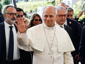 Miniatura: Papież Leon XIV już po operacji. Choruje...