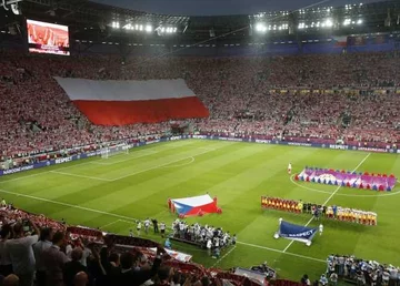 Na trybunach 30 tysięcy Polaków i ogromna "sektorówka". Cel - zwycięstwo (fot. EPA/ARMANDO BABANI/PAP)