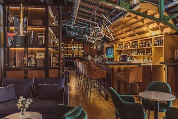 Restauracja Upper Deck w Hali Koszyki w Warszawie 