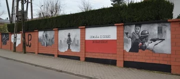 Fatalny błąd na muralu w Łomiankach 