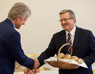 Miniatura: Komorowski otrzymał kosz… rogali