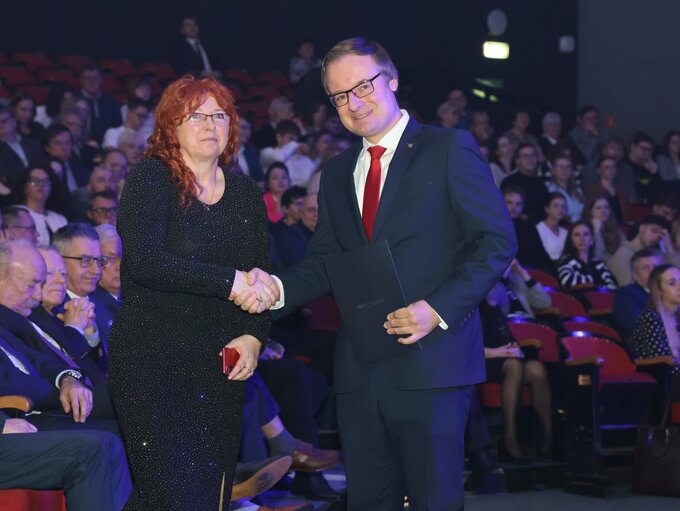 prof. Kuzior z prezydentem Żbikowskim