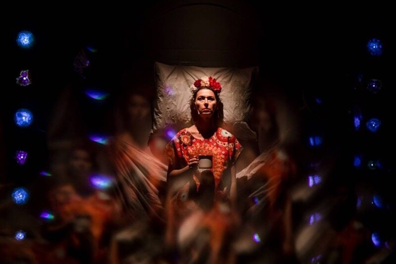 Frida. Życie Sztuka Rewolucja Martyna Kaliszewska jako Frida Kahlo w sztuce Jakuba Przebindowskiego Frida. Życie Sztuka Rewolucja.