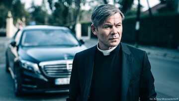 kadr z&nbsp;filmu "Kler" (2018)
