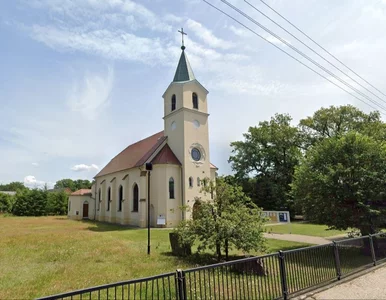 Miniatura: Ksiądz wykorzystywał je seksualnie,...