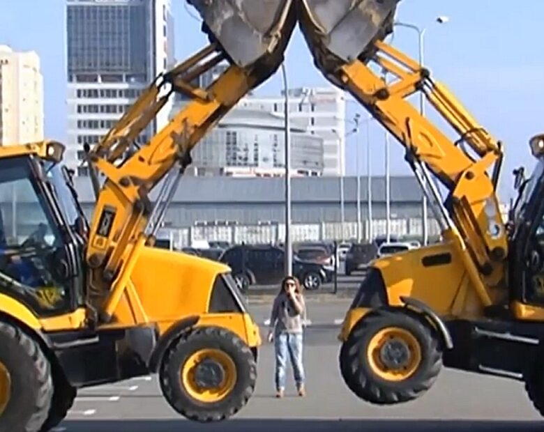 Miniatura: W Kijowie tańczą... traktory