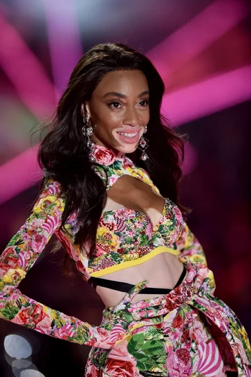 Winnie Harlow na pokazie Victoria's Secret 