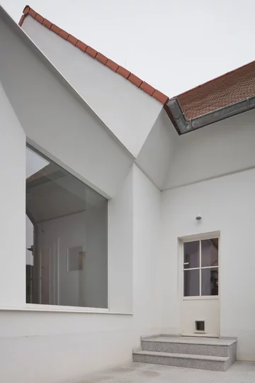 Remont modernistycznej willi, projekt Mjölk Linka, Mjolk, modernizm, stary dom