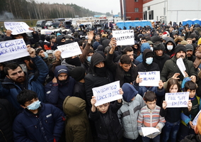 NA ŻYWO: SG informuje o&nbsp;dwóch próbach siłowego forsowania granicy