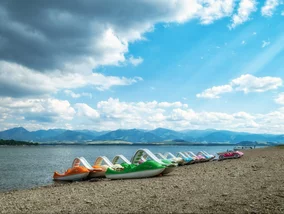 Miniatura: Plaża ze wspaniałym widokiem na góry. To...
