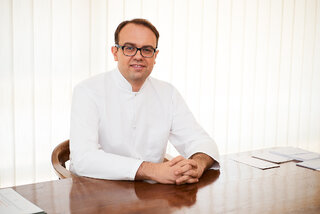 chirurg plastyk dr n. med. Tomasz Dębski