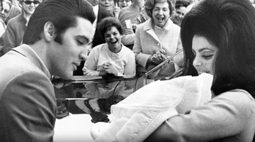 Elvis Presley i Priscilla Presley 