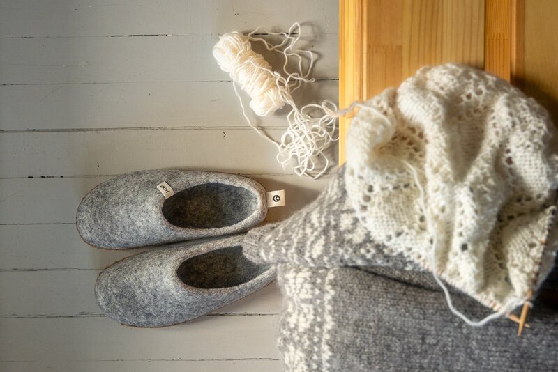 Wełniane kapcie od&nbsp;HOP DESIGN