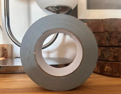 Miniatura: Jedna rolka może uratować okno, plecak...