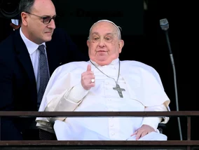 Miniatura: Papież Franciszek wraca do Watykanu....