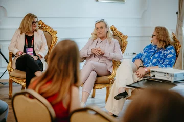 Jubileuszowa X edycja Komfort Design Days zgromadziła architektów, projektantów wnętrz, ekspertów branży oraz partnerów marki Komfort w Pałacu i Folwarku Łochów 