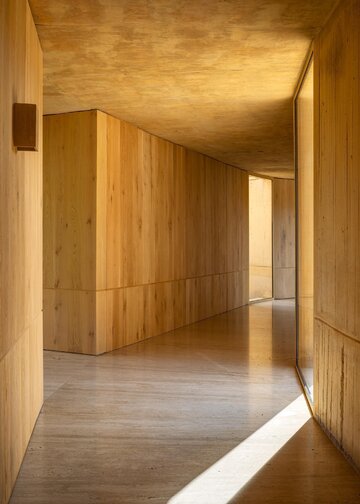 House 720 Degrees – okrągła struktura, w której geometria, światło i krajobraz tworzą ciągły, przestrzenny układ odniesień, projekt Fernanda Canales 