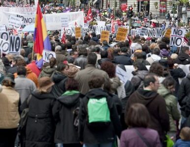 Miniatura: Hiszpanie protestują, ale bez przekonania....