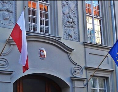 Miniatura: Atak na polską ambasadę w Wilnie. Wybite...
