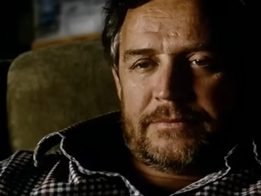 Kto wcielił się w postać głównego bohatera w filmie „Prawo ojca”?