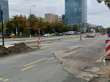Ulica Marszałkowska na&nbsp;wysokości Filharmonii Narodowej