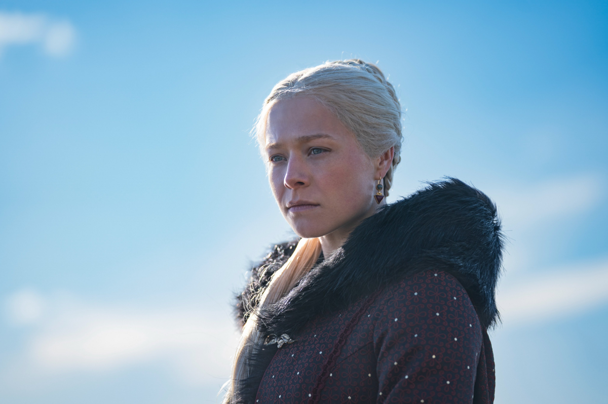 Rhaenyra Targaryen z serialu „Ród smoka” Pierwsze dziecko i jedyna córka króla Viserysa I Targaryena i jego żony królowej Aemmy Arryn.
